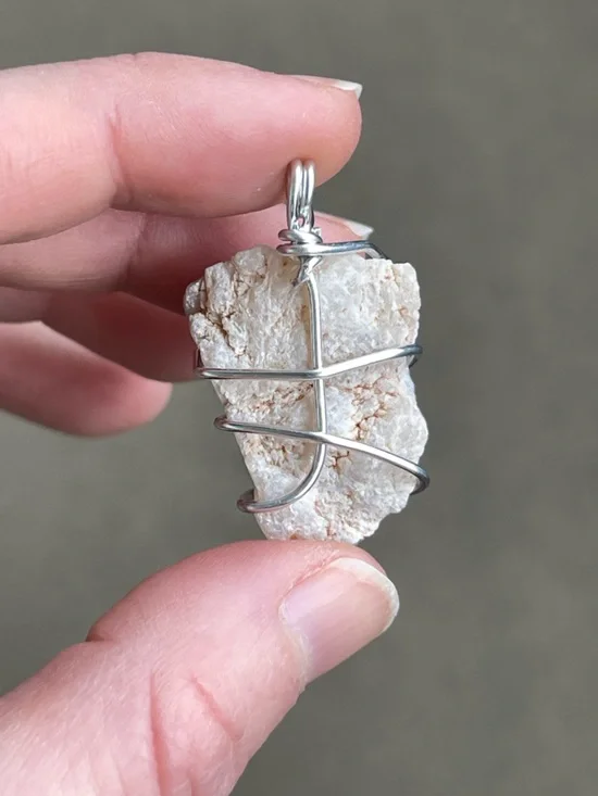 White Druzy Agate Silver Tone Necklace - Picture 7 of 7